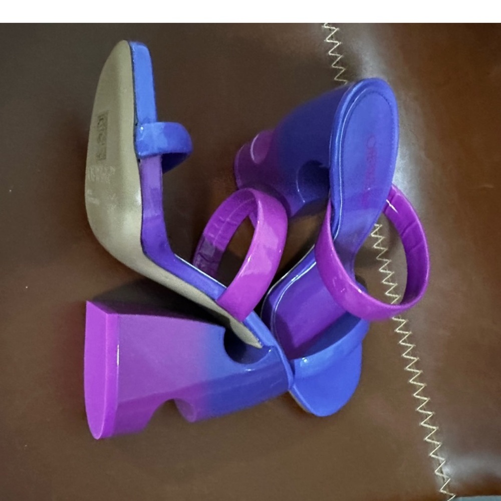 Purple sandal off white